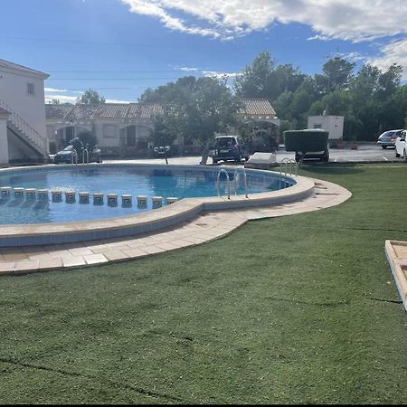 פולופ Pretty Bungalow With Private Terrace מראה חיצוני תמונה
